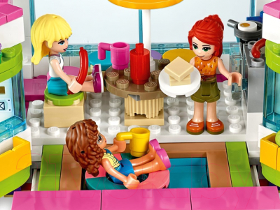 Конструктор Lego Friends Автобус для друзей 41395