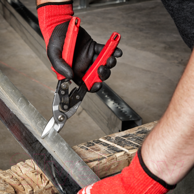 Ножницы по металлу Milwaukee 48224510