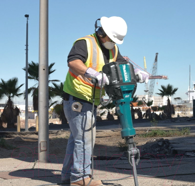 Профессиональный отбойный молоток Makita HM1812