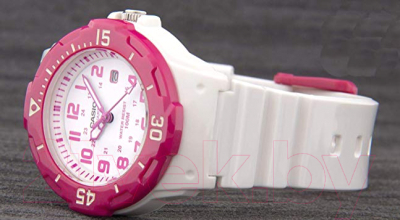 Часы наручные женские Casio LRW-200H-4BVEF