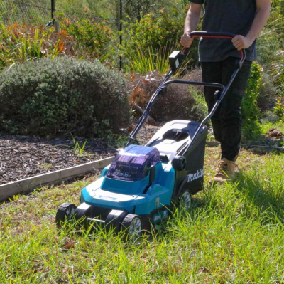 Газонокосилка аккумуляторная Makita DLM382Z