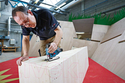 Профессиональный электролобзик Bosch GST 12V-70 Professional