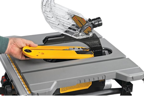 Циркулярный станок DeWalt DWE7485