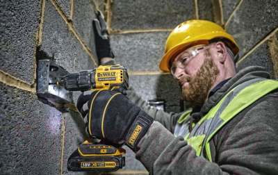 Профессиональная дрель-шуруповерт DeWalt DCD708N-XJ