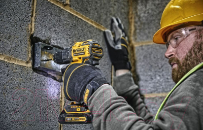 Профессиональная дрель-шуруповерт DeWalt DCD708N-XJ