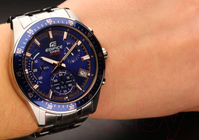 Часы наручные мужские Casio EFV-540D-2AVUEF