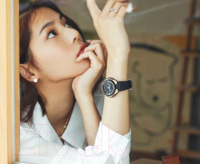 Часы наручные женские Casio MSG-400G-1A1ER