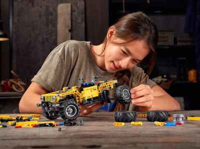 Конструктор Lego Technic Jeep Wrangler / 42122