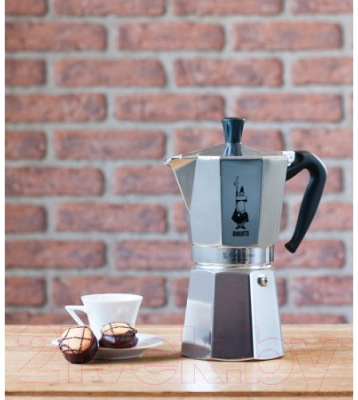 Гейзерная кофеварка Bialetti Moka Express 21009