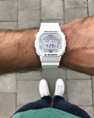 Часы наручные унисекс Casio DW-5600MW-7ER