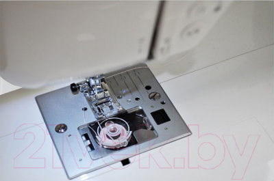 Швейная машина Leader Coral