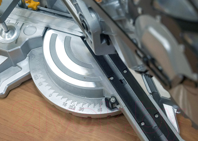 Торцовочная пила Энкор Корвет 8-310С