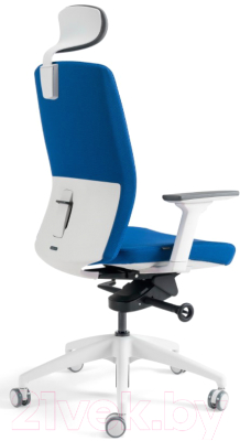 Кресло офисное Bestuhl J2 White Pl с подголовником и подлокотником (голубая ткань)