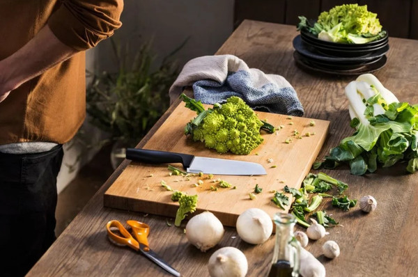 Нож Fiskars Hard Edge 1051761