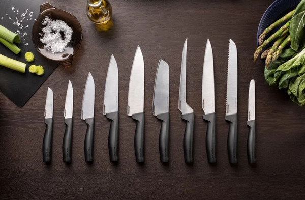 Нож Fiskars Hard Edge 1051761