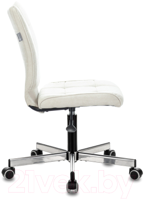 Кресло офисное Бюрократ CH-330M (молочный Velvet 20)