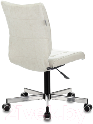 Кресло офисное Бюрократ CH-330M (молочный Velvet 20)