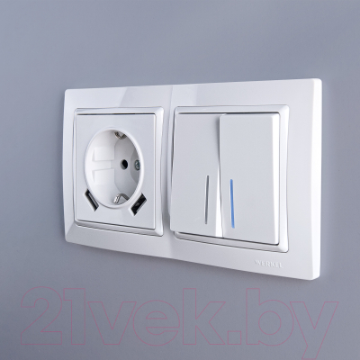 Рамка для выключателей и розеток Werkel W0022001 / a051305