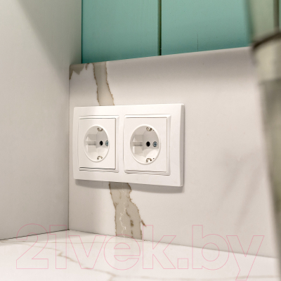 Рамка для выключателей и розеток Werkel W0022001 / a051305