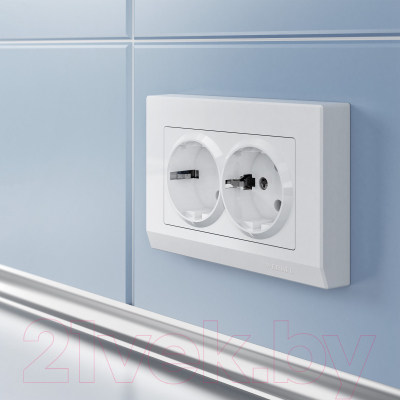 Рамка для выключателей и розеток Werkel W0081801 / a050905