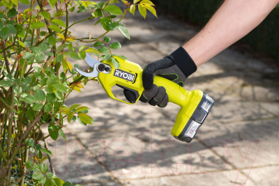 Секатор аккумуляторный Ryobi RY18SCA-0 / 5133005024 (без батареи)