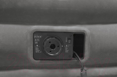 Надувная кровать Intex Queen Dura-Beam Comfort-Plush 67770NP (203x152x33)