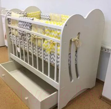 Детская кроватка VDK Wind Tree с маятником и ящиком