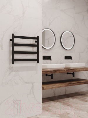 Полотенцесушитель водяной Stinox Verona 50x50 / ver50 Ral 9005