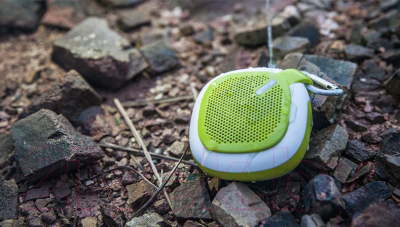 Портативная колонка Yoobao Mini Speaker Q3 (зеленый)