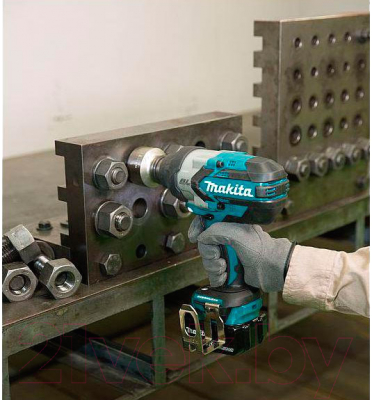Профессиональный гайковерт Makita DTW1001RTJ