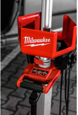 Прожектор Milwaukee M18 HOSALC-0 / 4933478116