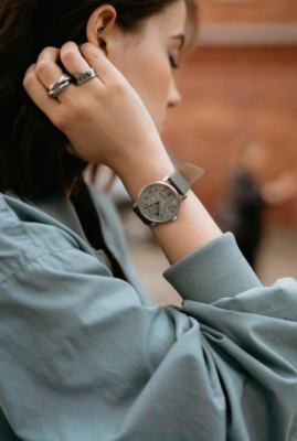 Часы наручные унисекс Луч 71951924