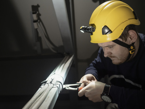 Крепление для фонаря Armytek Hard Hat Mount / AHM-03