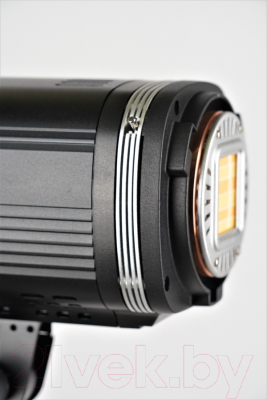 Осветитель студийный FST EF-150B Pro / ут-00000743