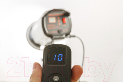 Осветитель студийный FST EF-200R LED 5500K / ут-00000238