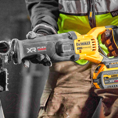 Профессиональная сабельная пила DeWalt DCS386NT-XJ