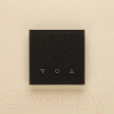 Выключатель DeLUMO Senso 0337 одноканальный трехклавишный сенсорный