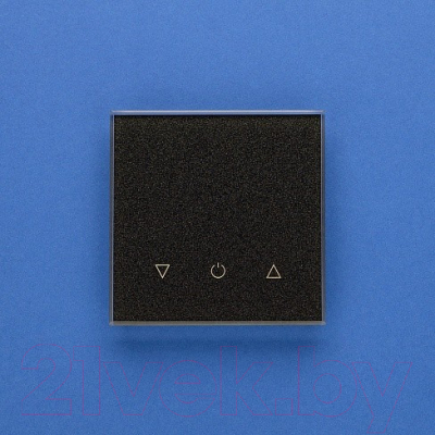 Выключатель DeLUMO Senso 0337 одноканальный трехклавишный сенсорный