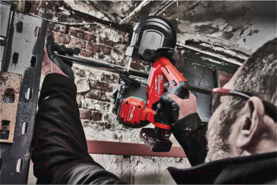 Профессиональная ленточная пила Milwaukee M12FBS64-402C Fuel / 4933478441