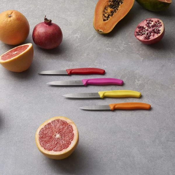 Нож Victorinox Swiss Classic с серрейторным лезвием 6.7633