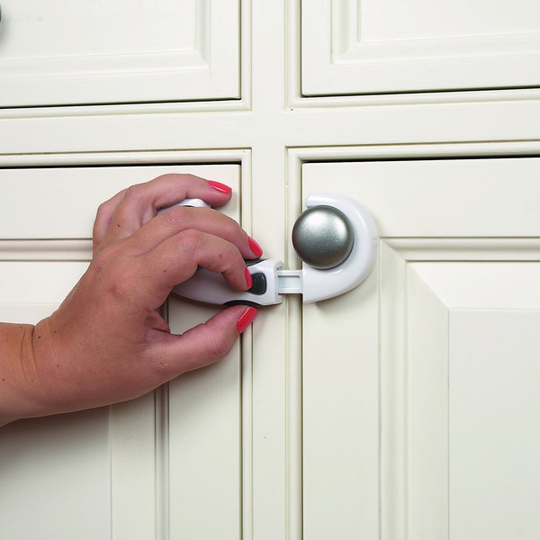 Блокиратор мебельный Clippasafe CL72/1