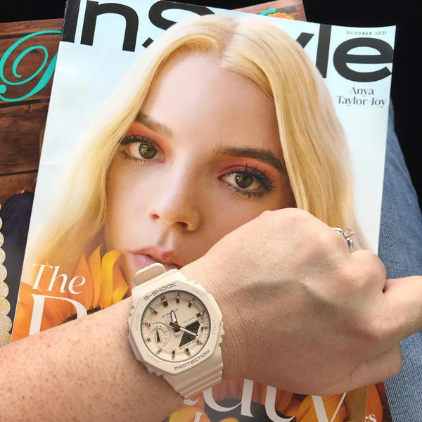 Часы наручные женские Casio GMA-S2100-4AER