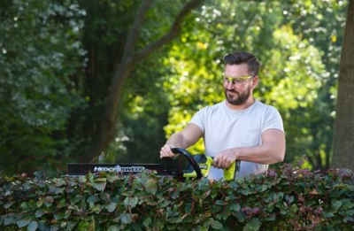 Кусторез аккумуляторный Ryobi HP RY18HTX60A-0