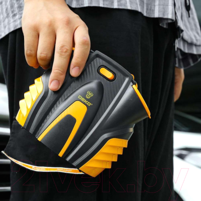 Автомобильный компрессор Deko DKCP200Psi-LCD Plus / 065-0796