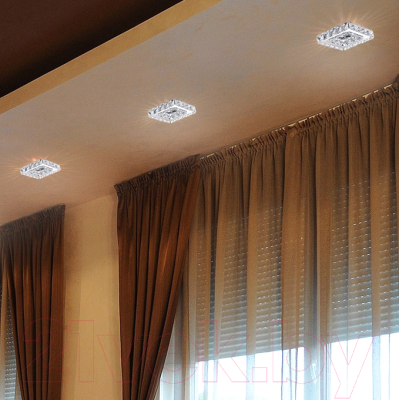 Точечный светильник Novotech Neviera 370170