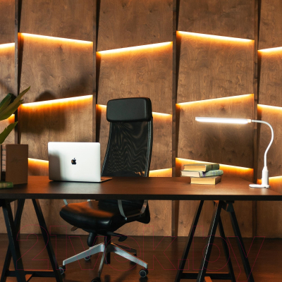 Настольная лампа Uniel TLD-572 / UL-00008663 (белый)