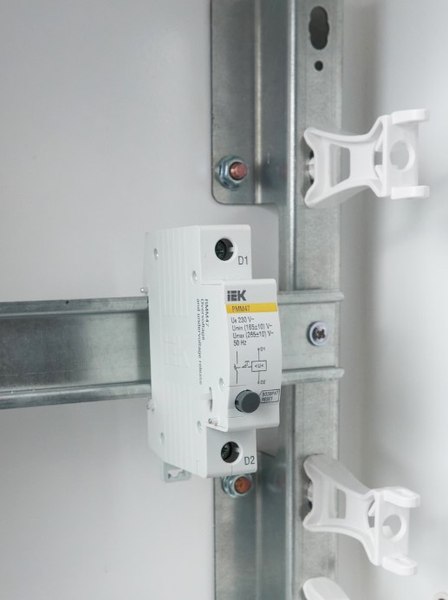 Расцепитель независимый IEK MVA01D-RMM