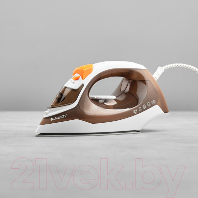Утюг Scarlett SC-SI30K47 (коричневый)