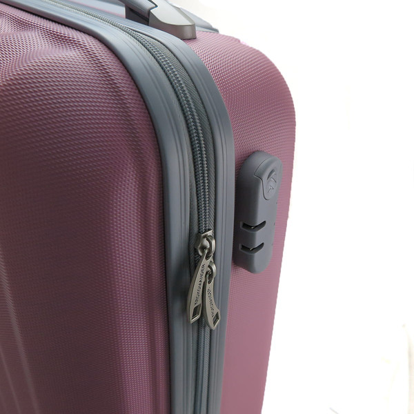 Чемодан на колесах Krokomander WA-6041