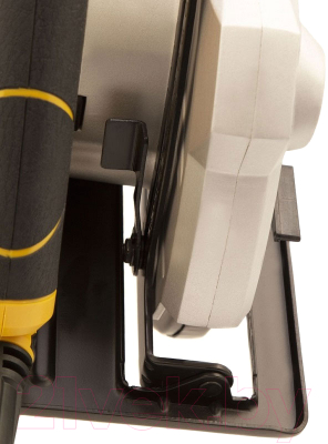 Дисковая пила Denzel CS-210 / 27305